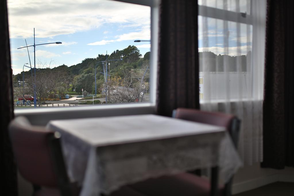 Masonic Hotel Waitara Exteriör bild