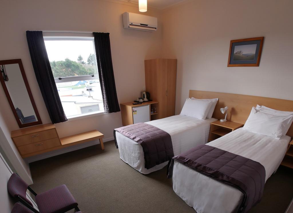 Masonic Hotel Waitara Rum bild