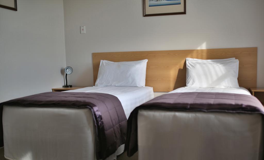 Masonic Hotel Waitara Rum bild