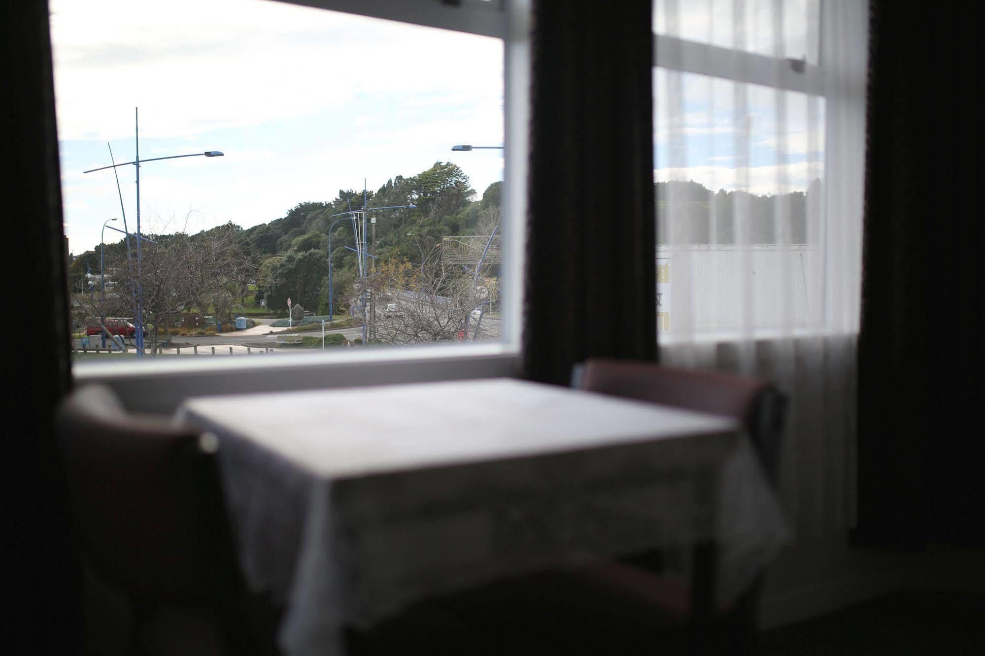 Masonic Hotel Waitara Exteriör bild