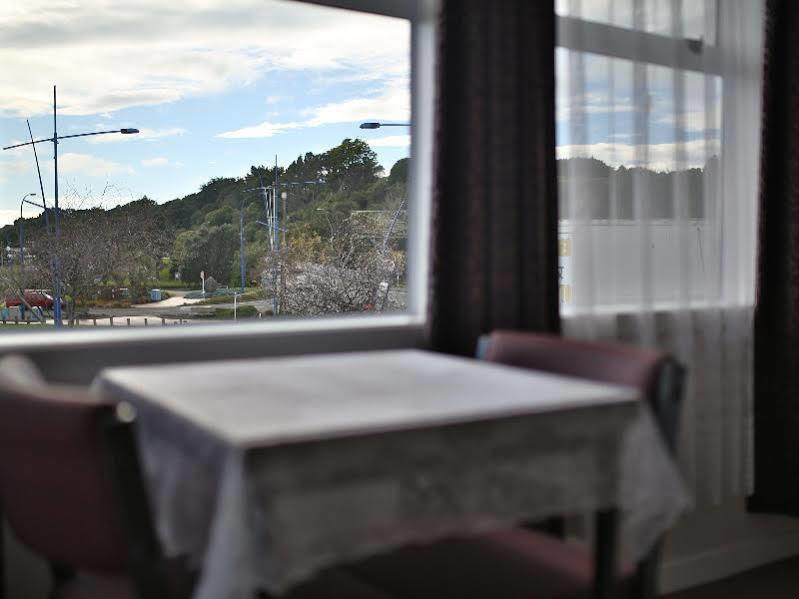 Masonic Hotel Waitara Exteriör bild